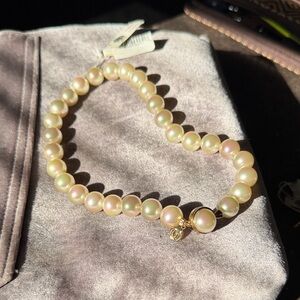 Elegant Pearl Bracelet with Gold Clasp